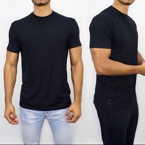 Esntls black tee